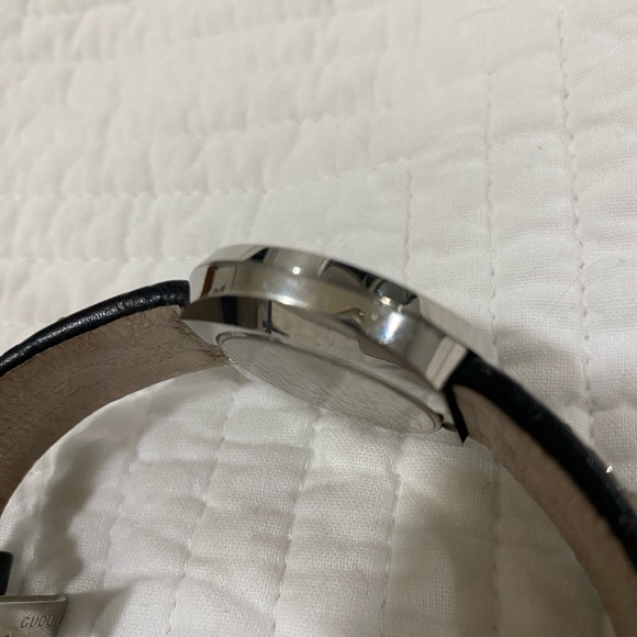 Authentic Gucci Horse Bit Watch - Picture 7 of 11